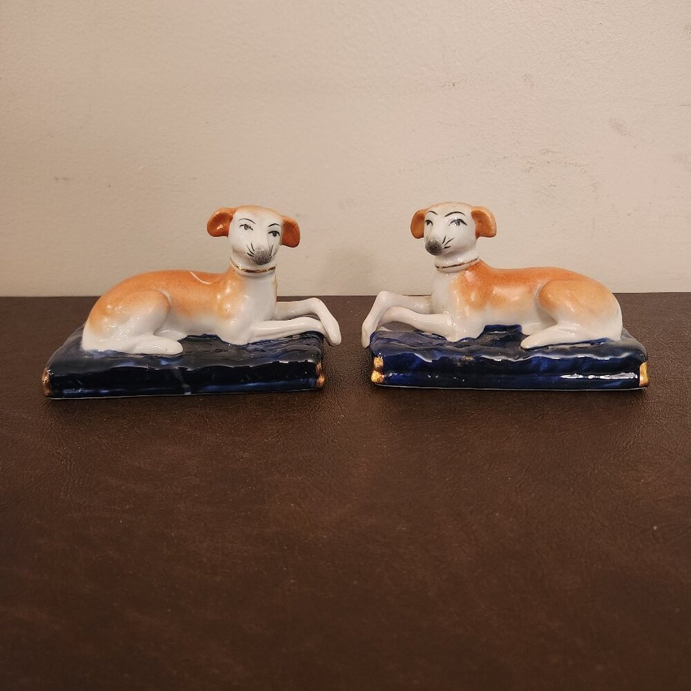 Antique Set of 2 English 19th century Staffordshire inkwells dogs